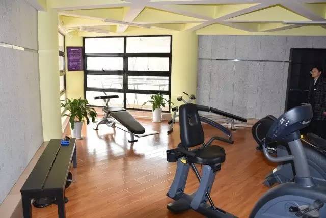 宿舍楼里的健身房与活动室 | 揭秘清华大学公共空间的健身与休闲图景